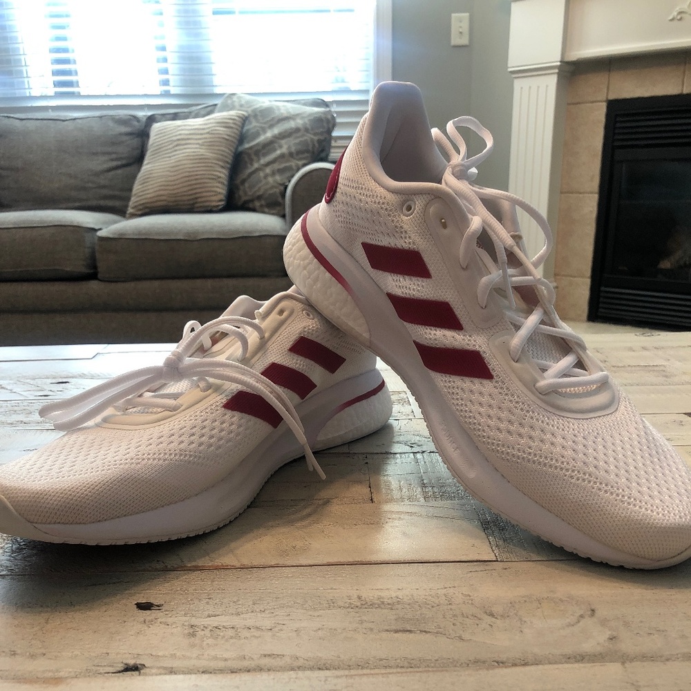 Mens Adidas Bounce Shoe - Indiana Hoosiers